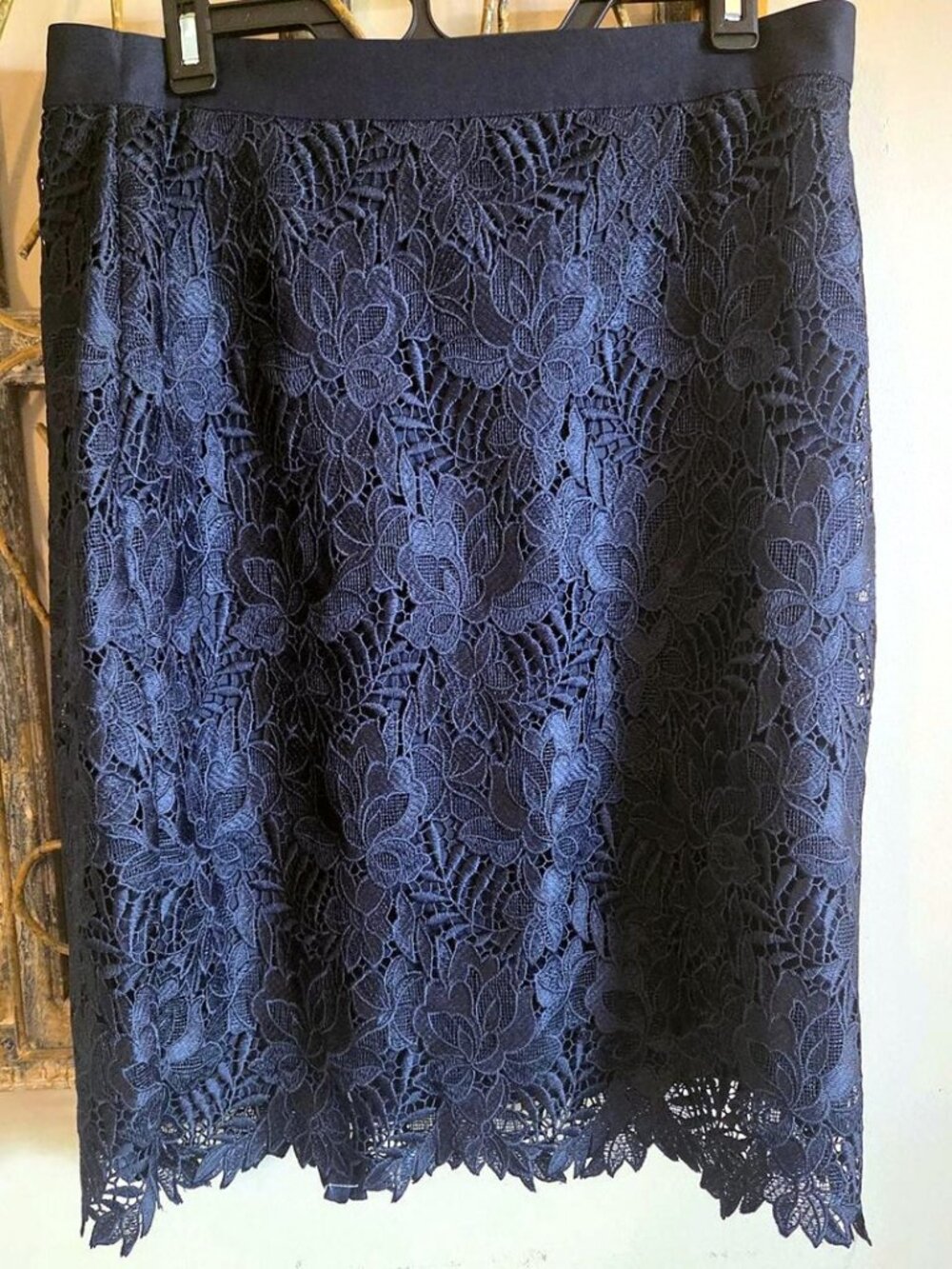 Ann Taylor Curvy Fit Lace Pencil Skirt Navy Blue Floral Lace Lined Size 12 NWT